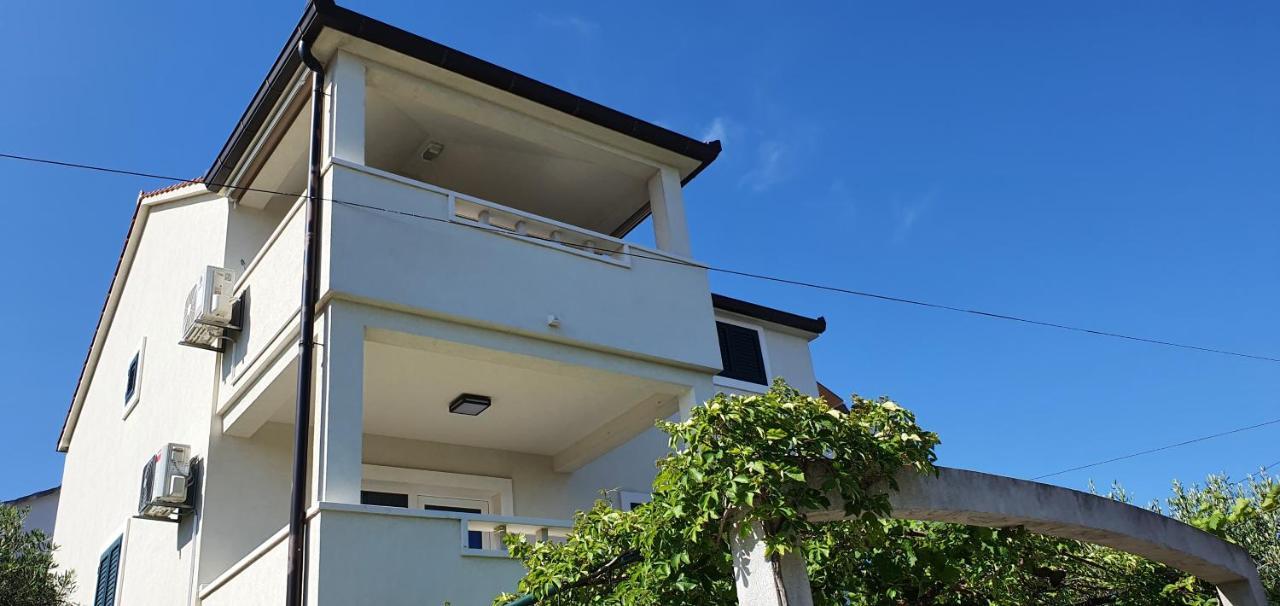Salsa Supetar Exterior foto